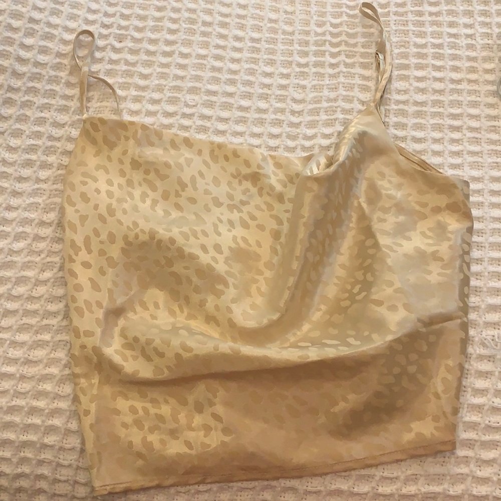Brand new forever 21 going out top